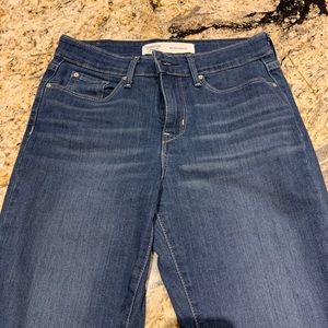 NWOT Levi’s Signature Mid-Rise Bootcut Jeans